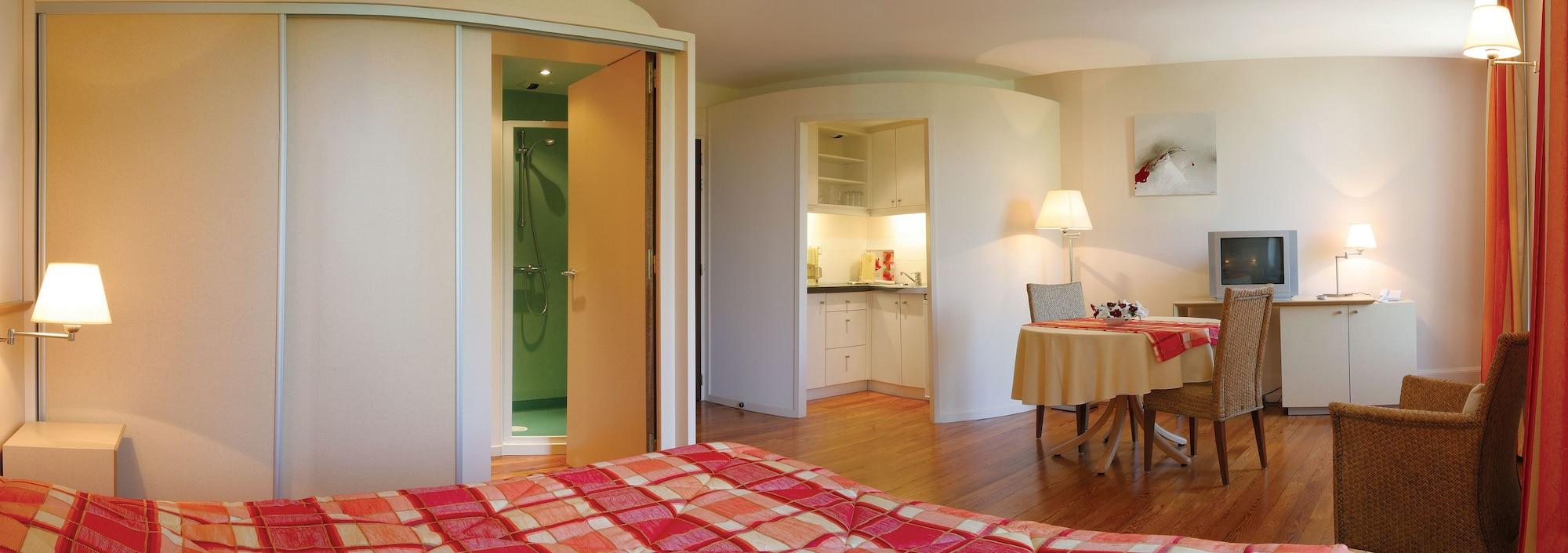 Hotel Cerise - Les Sources Luxeuil-Les-Bains Exterior photo